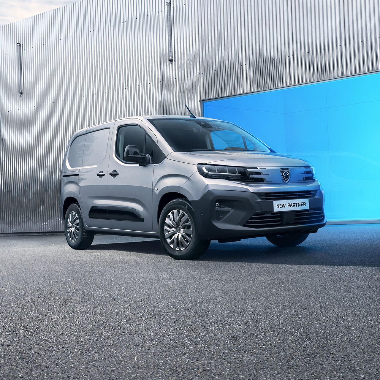 New PEUGEOT PARTNER front view